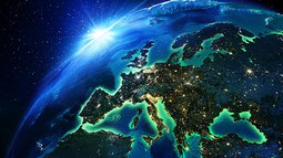 Europa beleuchtet Nacht.jpg